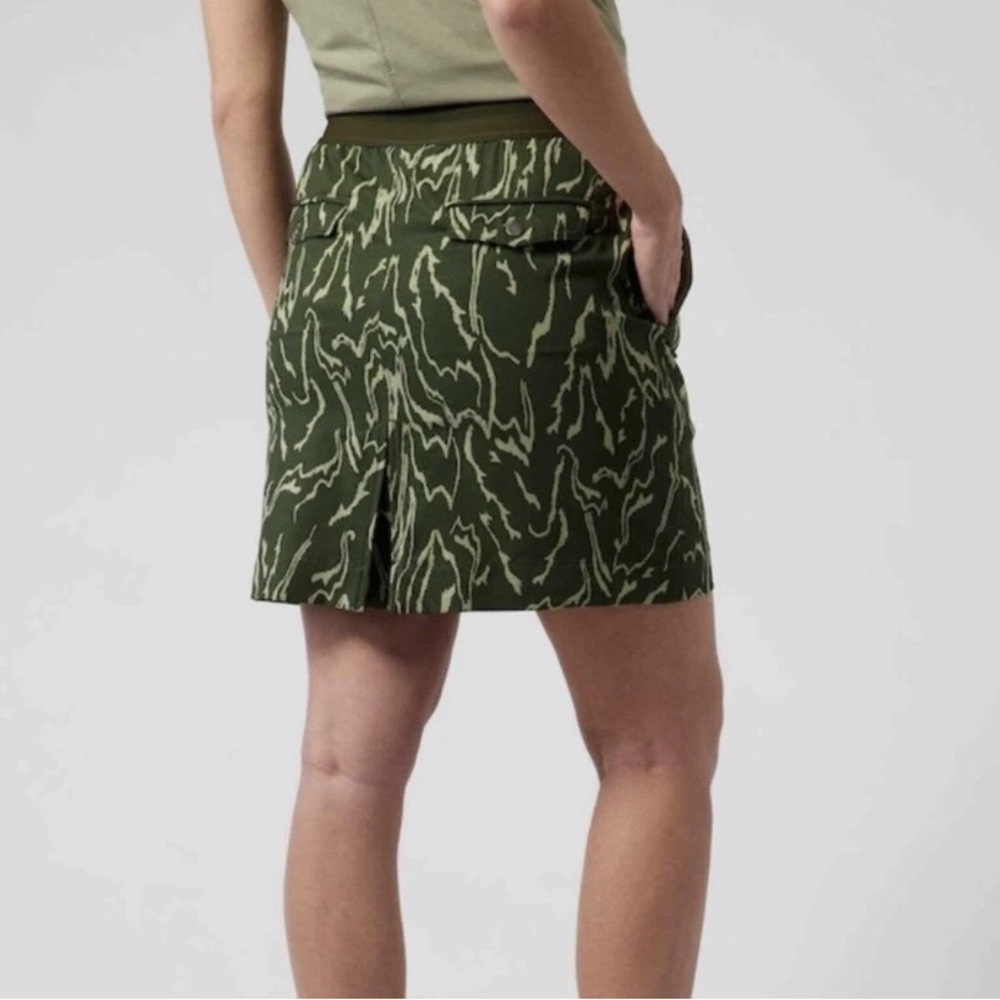 Athleta‎ Vienna Cargo Skort Size 14 Voyage Eucalyptus Olive Comfy Summer Comfy